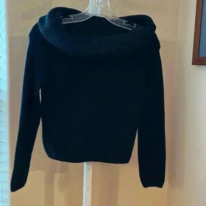 Old Navy XS long sleeve cropped sweater